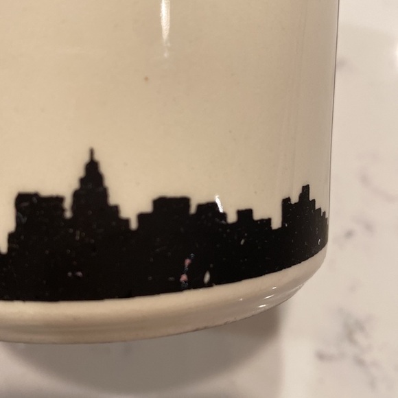 Vintage New York City Skyline Ceramic Mug designed by Joy Nagy, Copyright 1978 - Picture 7 of 8